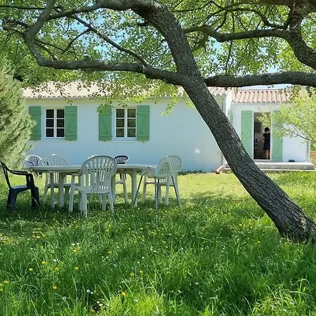 Hébergement de vacances Jolie Maison, 500 M De La Plage, Grand Jardin